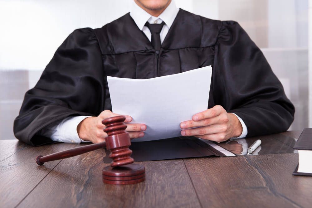 Advogados não trabalham apenas na advocacia - Conheça outras carreiras do Direito